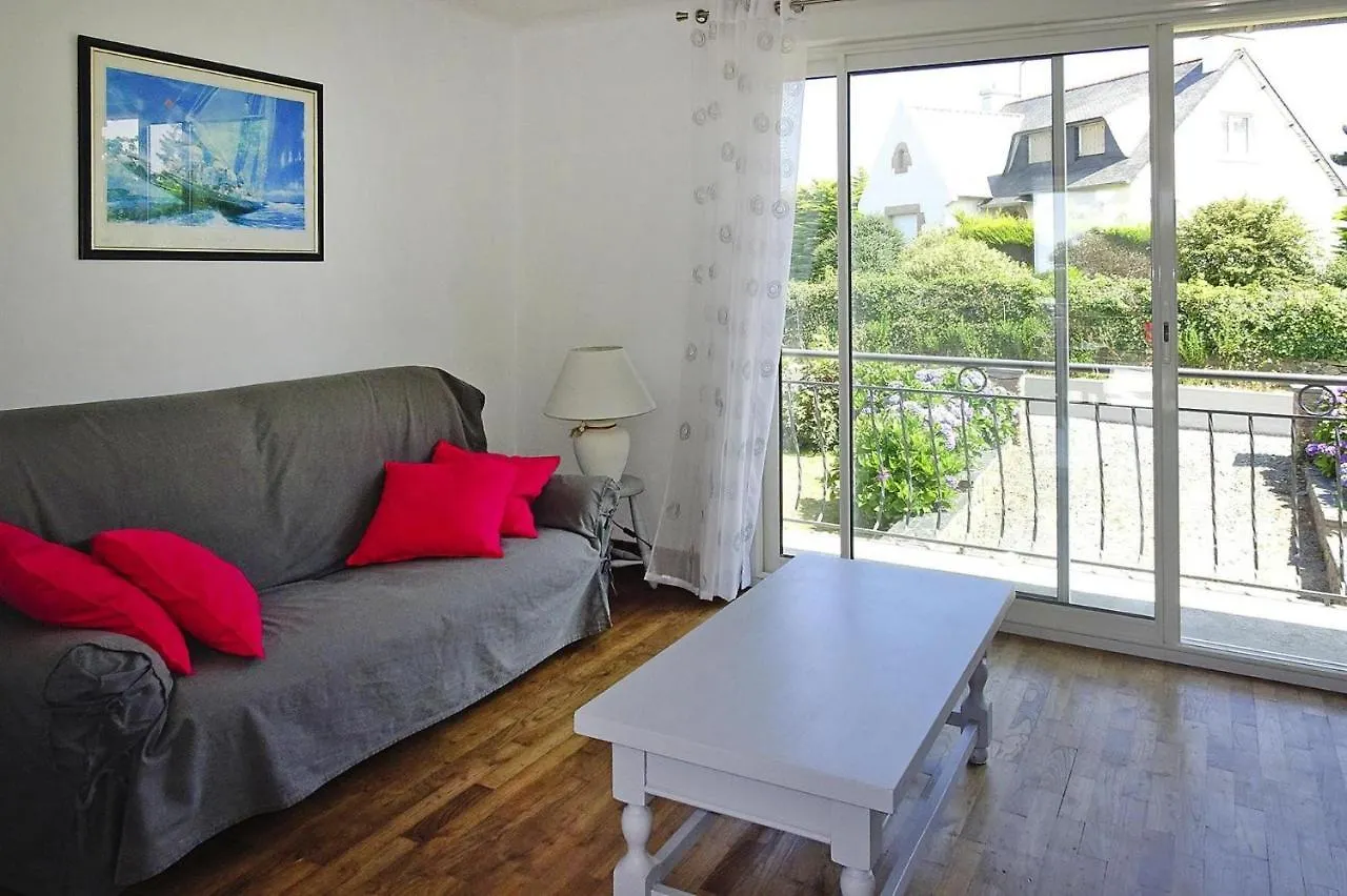 Holiday Home With Beautiful Terrace Area Trelevern 0*,